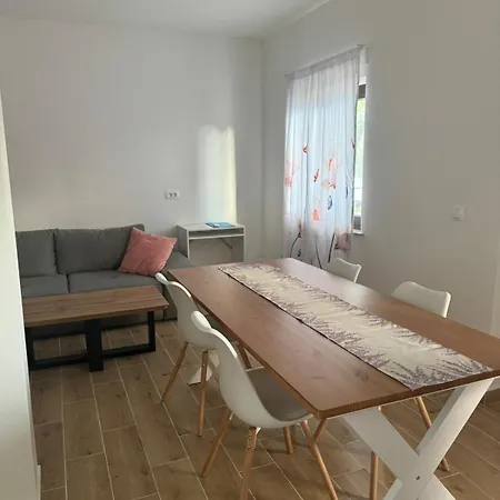 Apartman Seaside Perla *